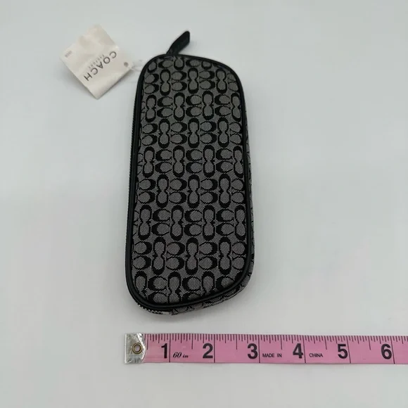 Coach • Signature Eyeglass Case - Picture 8 of 9